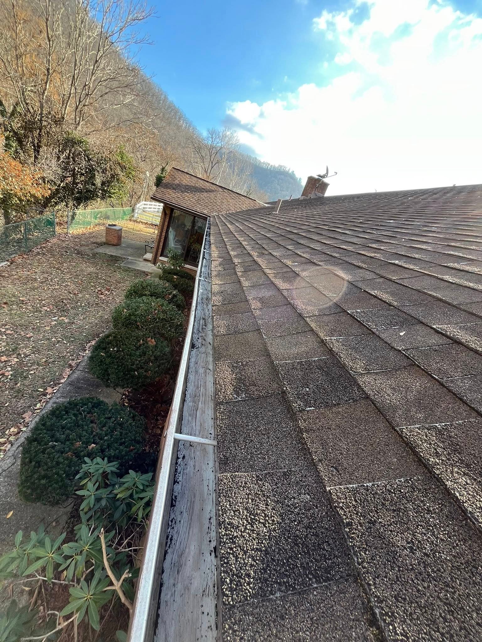 Gutter Cleaning & Screens